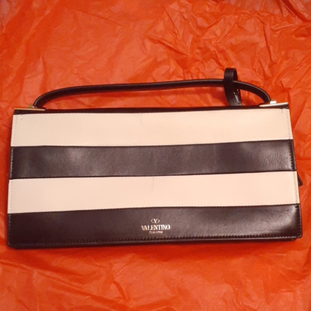 Valentino Garavani Handbag - Picture 1 of 8
